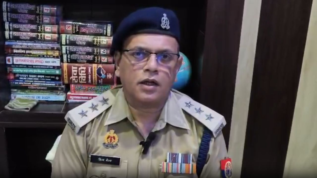 Sultanpur News: बिजलीकर्मी मौत मामले में मुख्य आरोपी को ‘पीड़ित’ बताने पर पुलिस ने उठाए सवाल