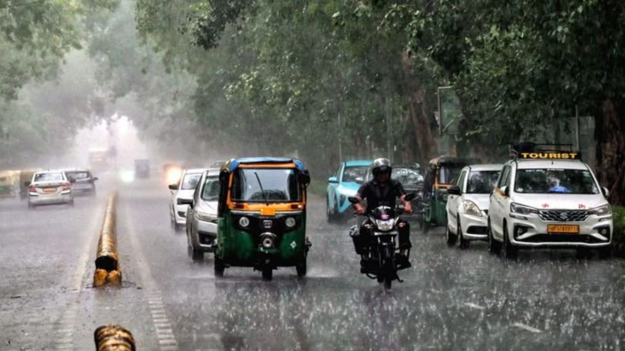 सावधान! यूपी के इन 23 जिलों में भयंकर बारिश का खतरा, मौसम विभाग की चेतावनी- घर से निकलने से पहले जानें अपने शहर का हाल