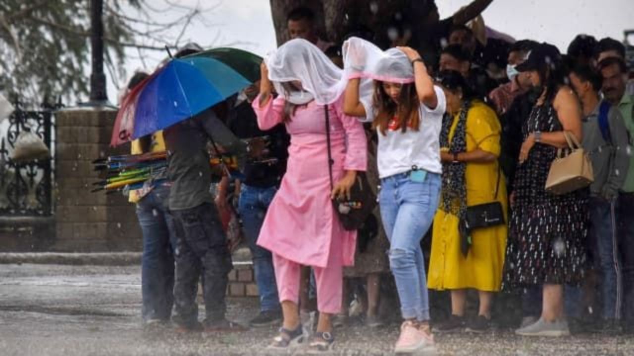 सावधान यूपी वालों! 46 जिलों पर आफत बनकर टूटेगा मानसून, मौसम विभाग का अति-भारी बारिश का ऑरेंज अलर्ट