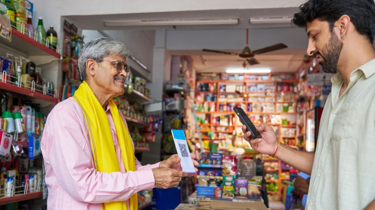 क्या अब Google Pay और PhonePe से पेमेंट करने पर लगेगा चार्ज? जानिए 2026 के नए टैक्स बिल का सच
