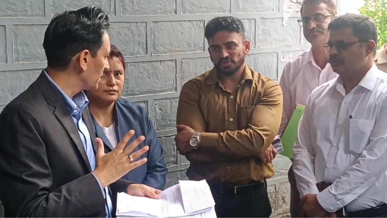 स्कैनिंग में मिलीं नाम संबंधी त्रुटियां (Img: Dynamite News)