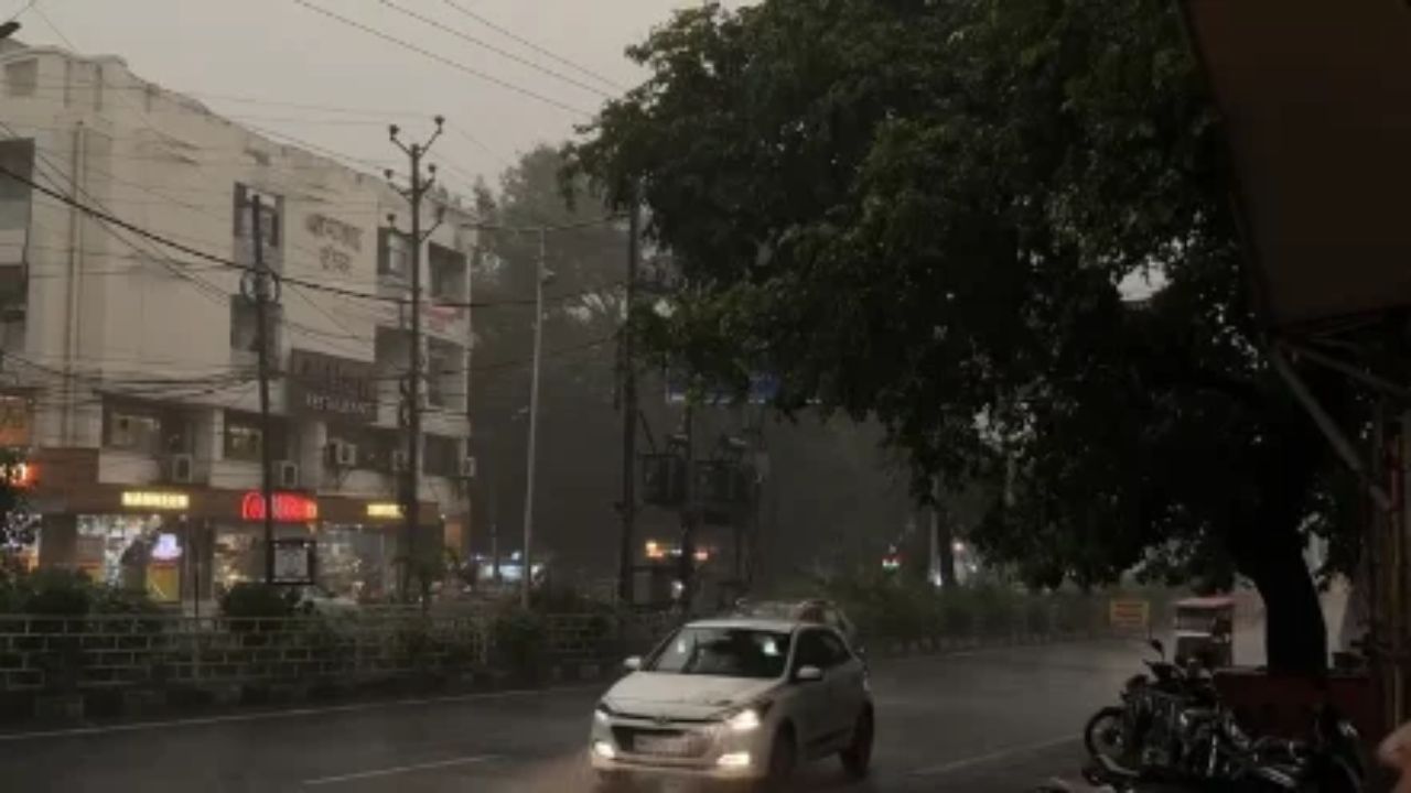 20 अगस्त का महा-अलर्ट: अगले 7 घंटे भारी! 15 राज्यों में 70 Km/h का तूफान और मूसलाधार बारिश का खतरा