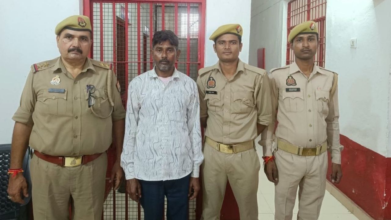 मैनपुरी में हिस्ट्रीशीटर गिरफ्तार: अवैध हथियार के साथ पुलिस ने दबोचा, जानें कितने दिनों से खेल रहा था भागम-भाग