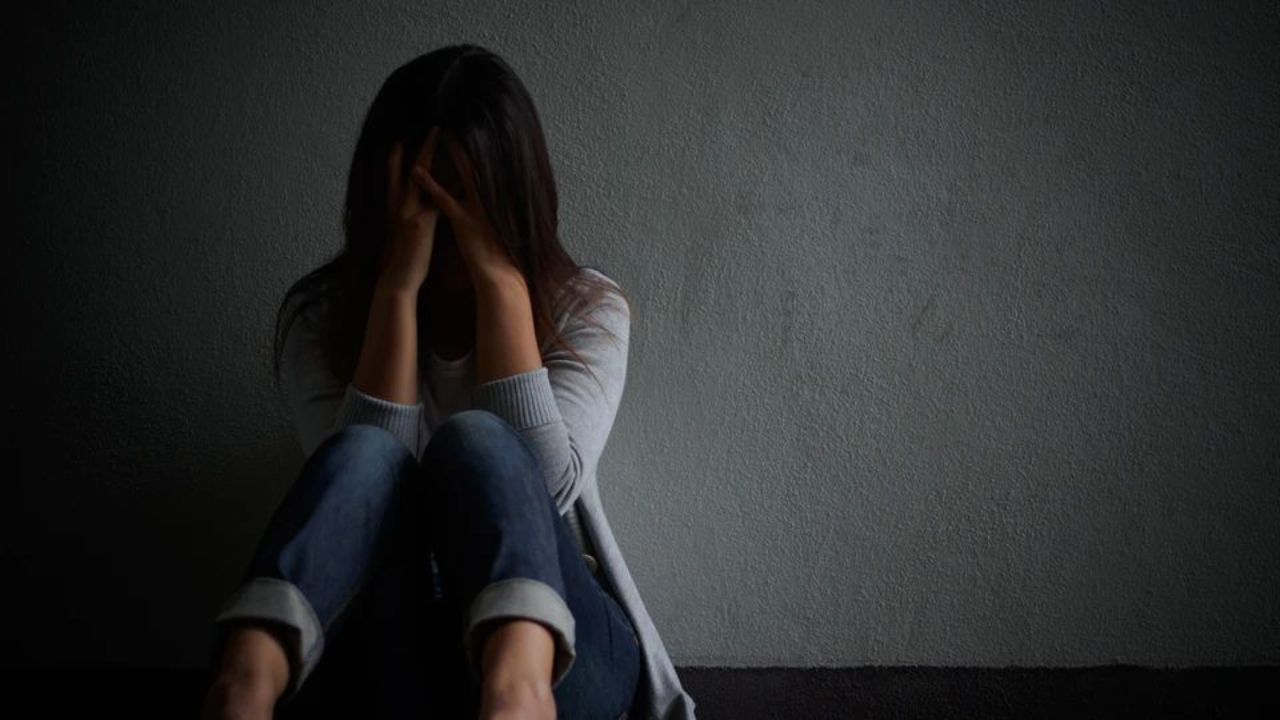 “मुंह खोला तो…” समस्तीपुर में गुरु बना हैवान, कोचिंग छात्रा से दुष्कर्म कर साथी शिक्षक ने बनाया वीडियो