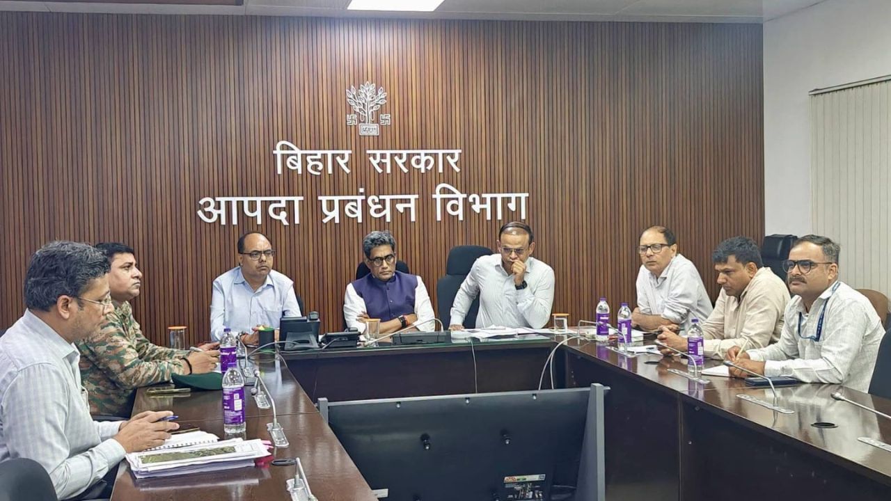 Bihar: गंडक नदी में फ्लैश फ्लड का खतरा, प्रशासन ने संभाला मोर्चा, NDRF-SDRF अलर्ट
