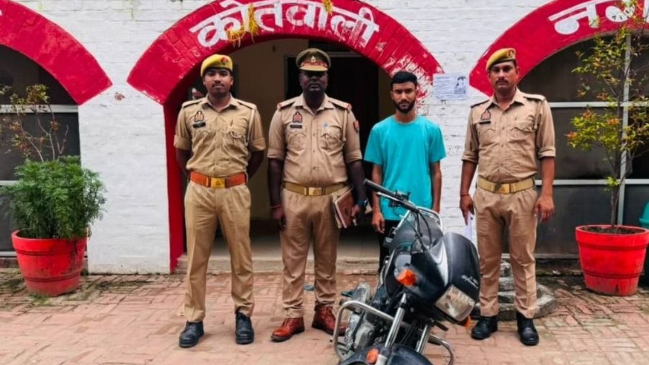चोरी की स्प्लेंडर के साथ शान से घूम रहा था अरमान, देवरिया पुलिस और एंटी थेफ्ट टीम ने सिखाया सबक