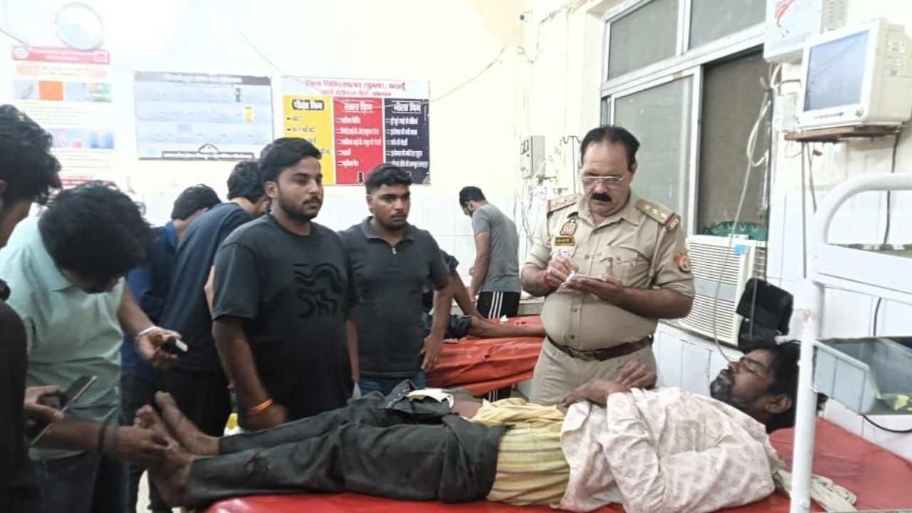 बदायूं में तेज रफ्तार कार ने बाइक सवारों को मारी टक्कर, दो लोग गंभीर, चालक हिरासत में