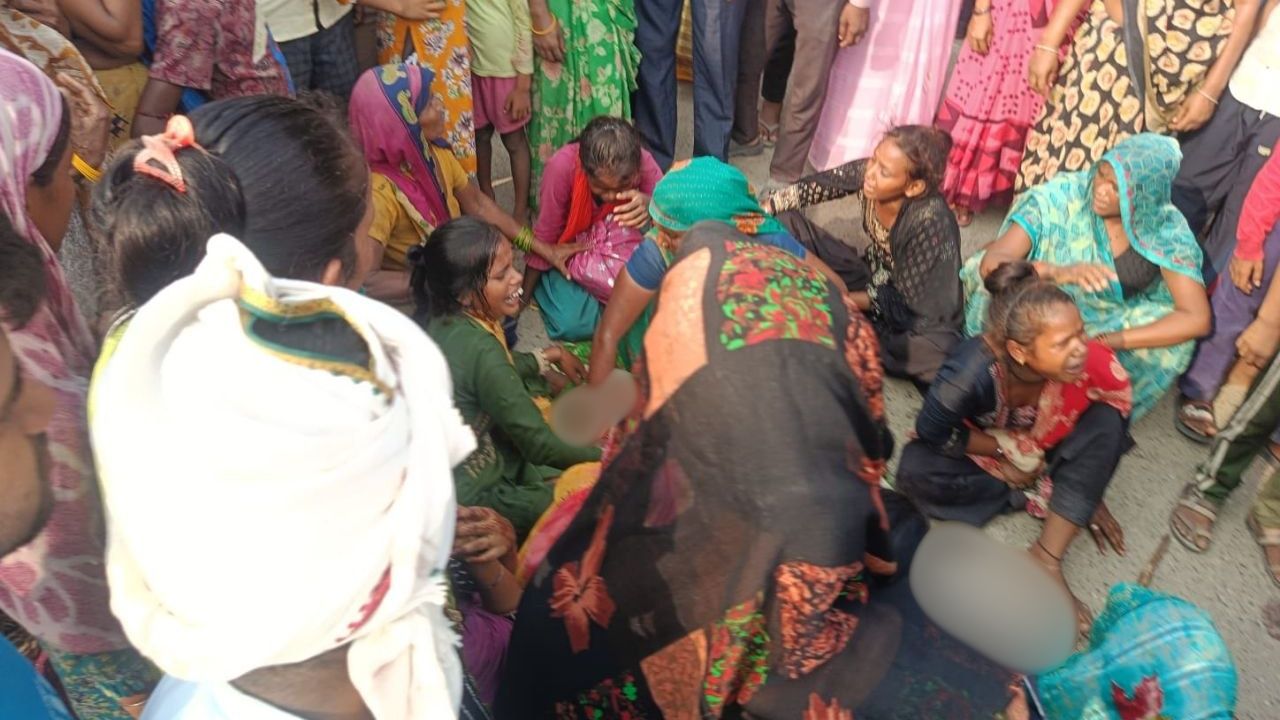 बदायूं में हनुमान तिराहे पर दर्दनाक हादसा, तेज रफ्तार ट्रक ने छीन ली महिला की जिंदगी
