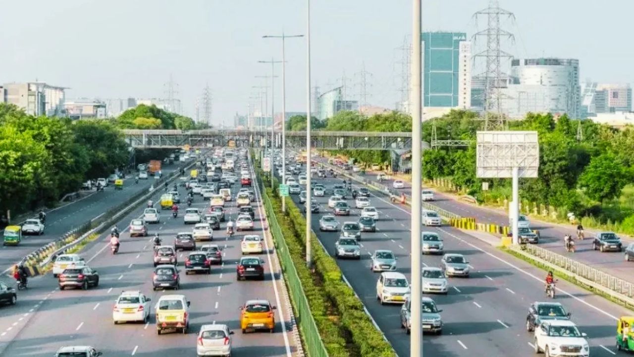दिल्ली-NCR में पेट्रोल-डीजल और CNG मालवाहकों की नई खरीद पर पूर्ण प्रतिबंध, जानें क्यों बैन हो रहे हैं आम कमर्शियल वाहन?