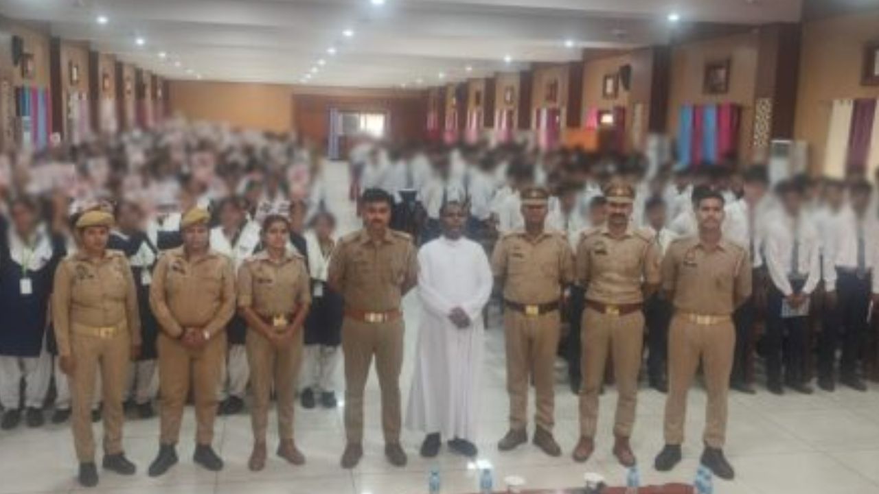 गोरखपुर में मिशन शक्ति का बड़ा अभियान, 75 जगहों पर 1044 लोगों की चेकिंग