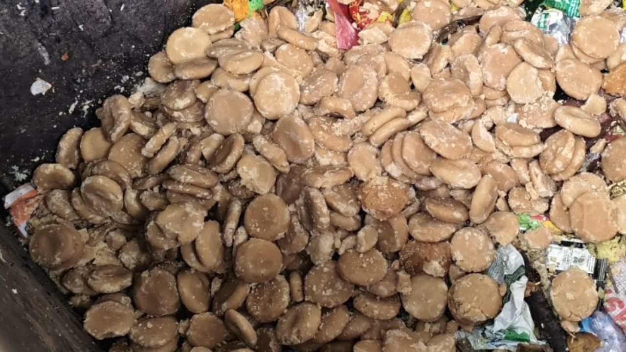 श्रावणी मेले में ‘मिठास’ पर बड़ा पहरा : पेड़ा बाजार में खाद्य सुरक्षा विभाग का शिकंजा, आखिर किस बात का है यह संकेत?
