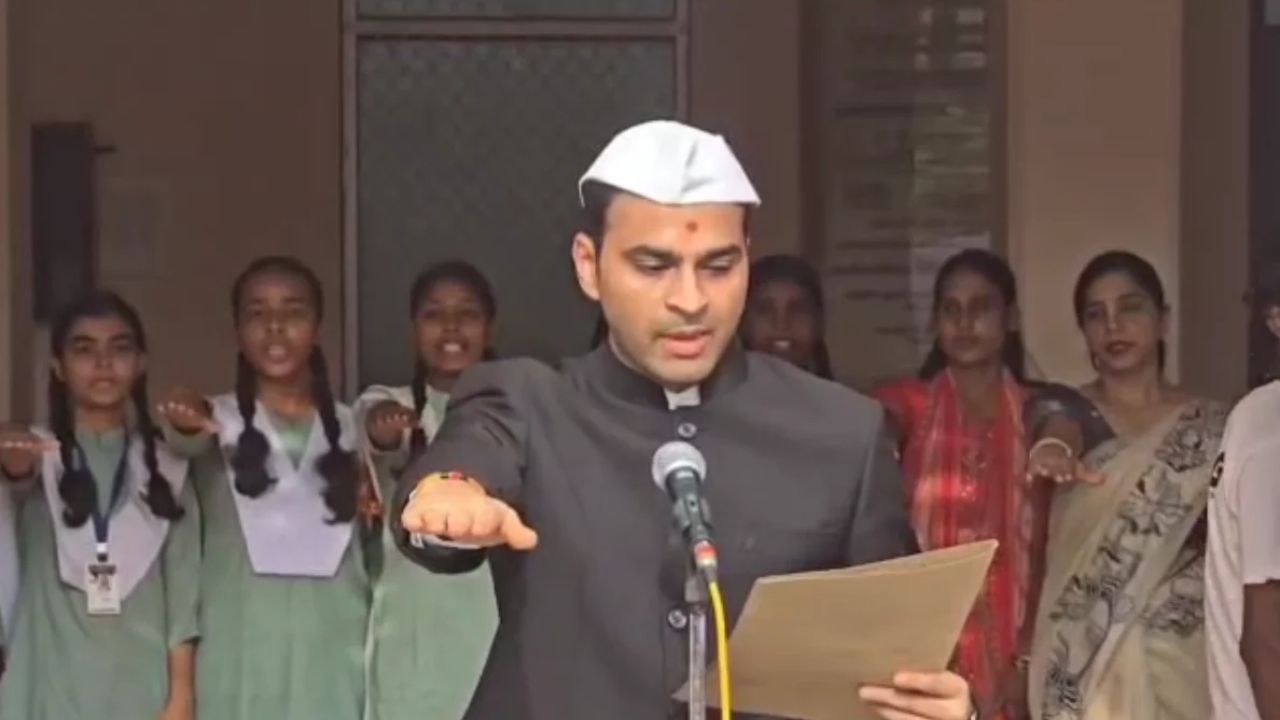 Independence Day 2026: तिरंगे के रंग में रंगा पूरा यूपी! देवरिया से सुल्तानपुर और अमेठी तक दिखा देशभक्ति का जोश