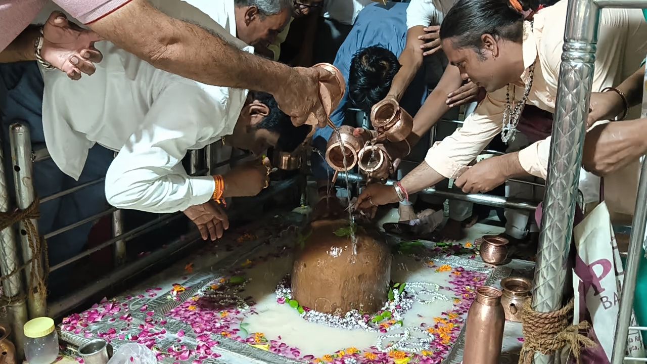 सावन के प्रथम सोमवार पर छोटी काशी में उमड़ा आस्था का सैलाब, ‘हर-हर महादेव’ से गूंजा बाबा का दरबार