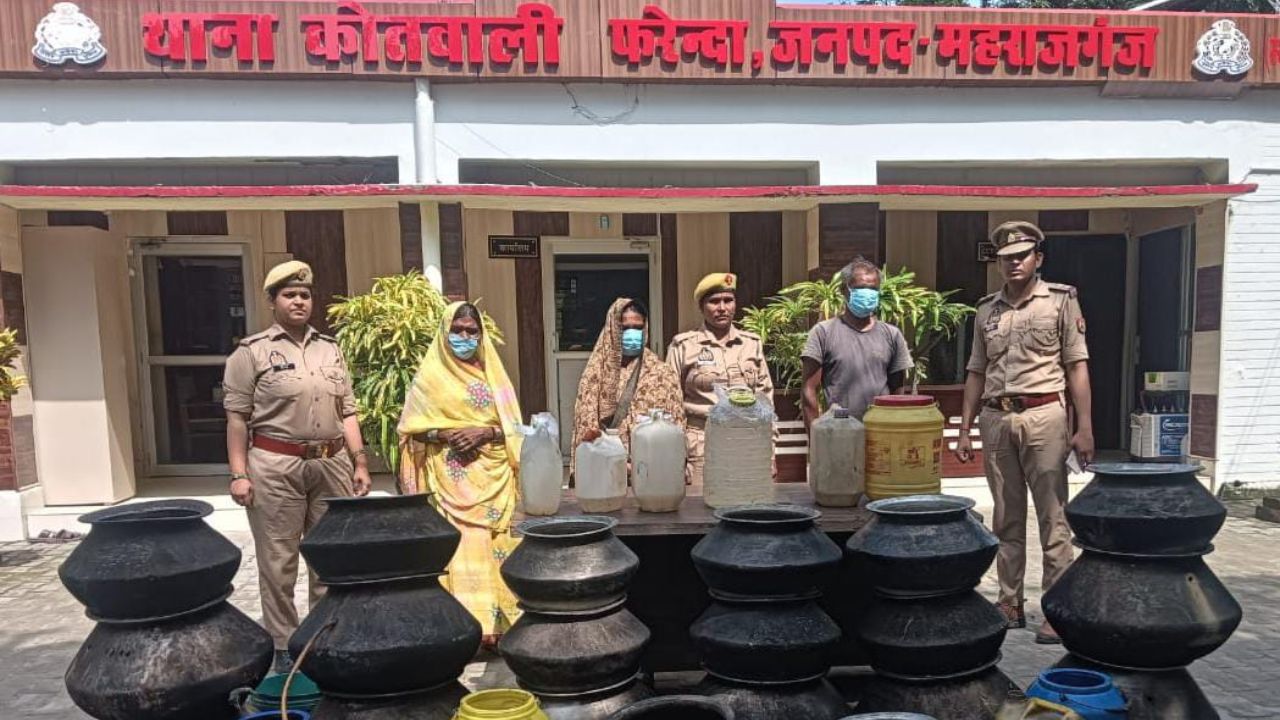 Maharajganj: कच्ची शराब के अड्डे पर पुलिस की रेड, मौके से जो मिला उसने सबको चौंका दिया