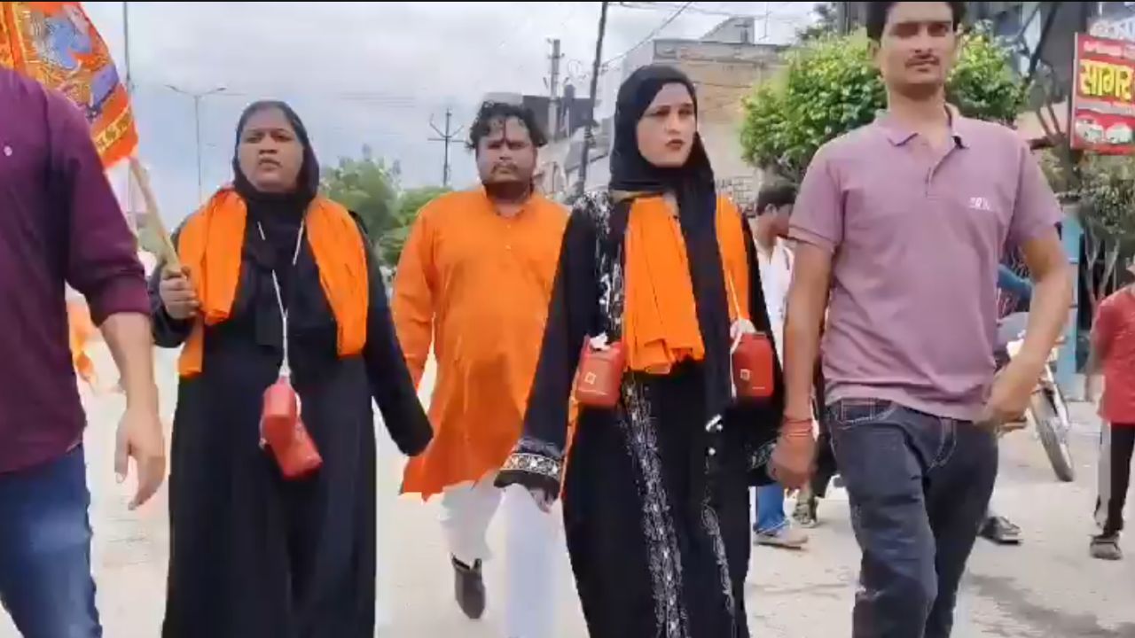 तीन तलाक और हलाला के दर्द से बनाया भोलेनाथ का भक्त, गाजियाबाद की मुस्लिम महिला ने उठाई कांवड़, पढ़ें अनीसा बानो की भावुक कहानी