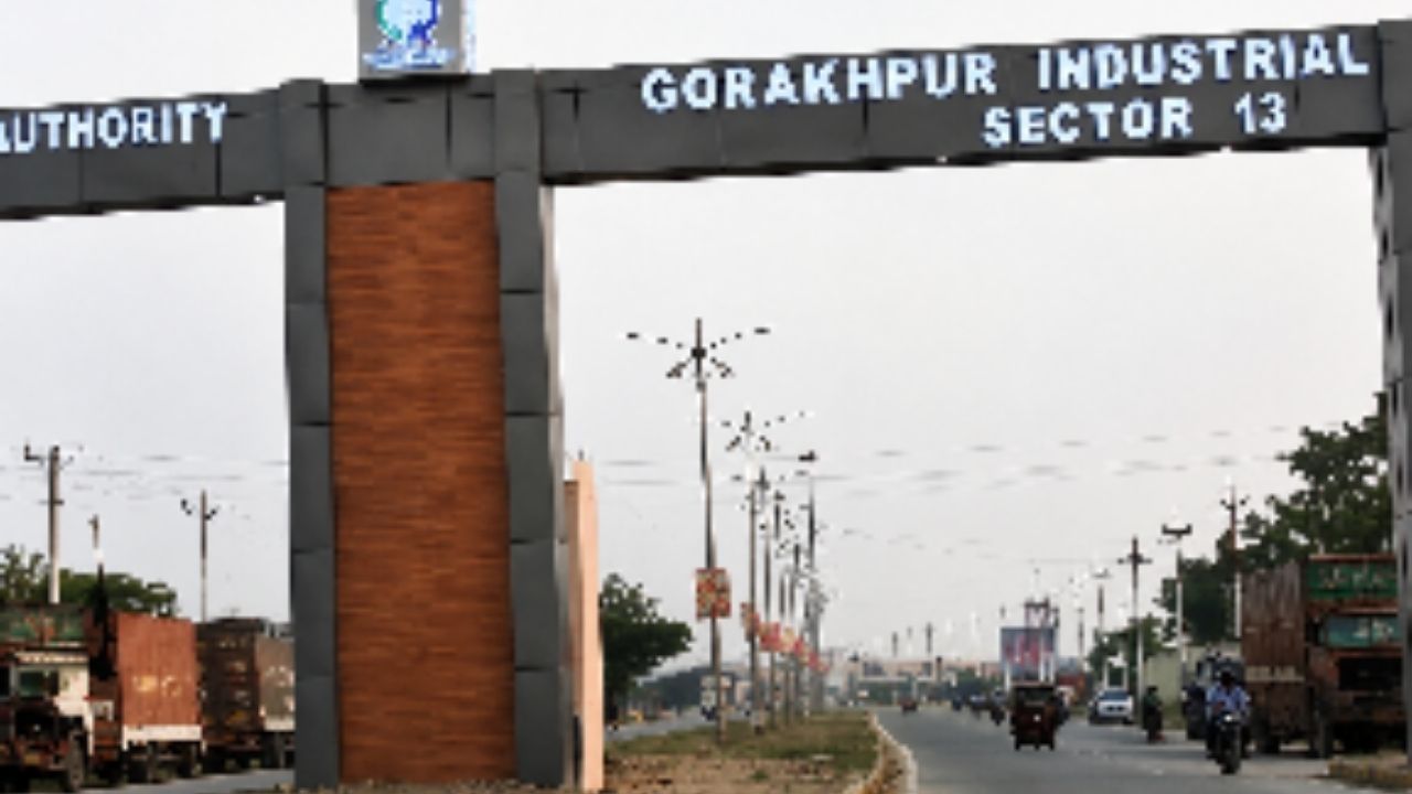 गोरखपुर की फैक्ट्री में रातोंरात साफ हुआ लाखों का माल, सीसीटीवी भी नहीं छोड़ा