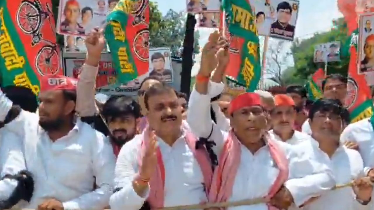 गोरखपुर में समाजवादी पार्टी का हल्ला बोल, भाजपा सरकार की नीतियों के खिलाफ राष्ट्रपति को लिखी चिट्टी, देखें क्या-क्या लिखा था?