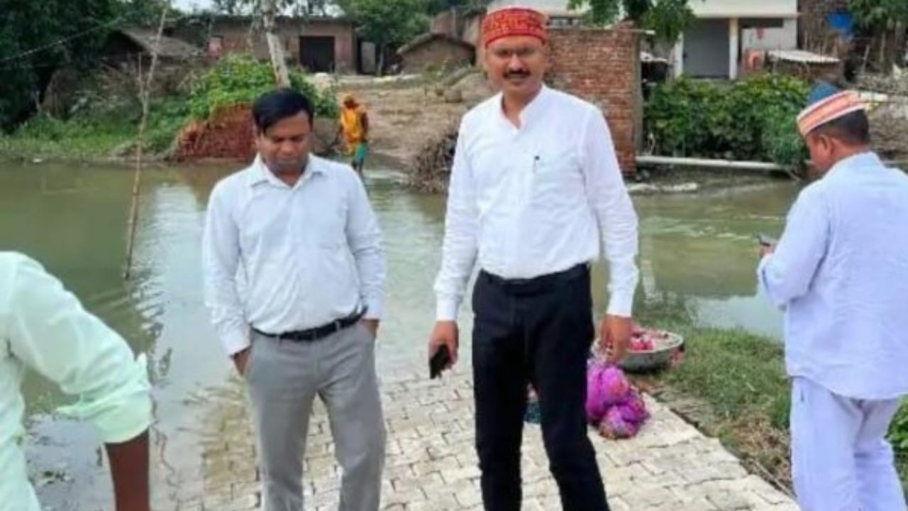 गोरखपुर में सरयू का कहर, पानी-पानी हुआ गांव, कई इलाकों में बढ़ा बाढ़ का खतरा