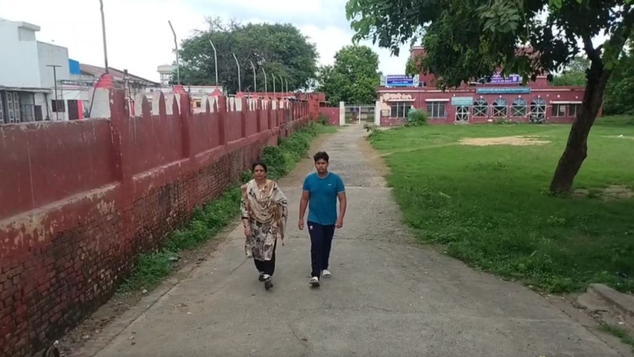 Budaun News: 112 पर गूंजी एक बेबस पुकार और हरकत में आई बदायूं पुलिस, जानिए उस खौफनाक रात की पूरी कहानी