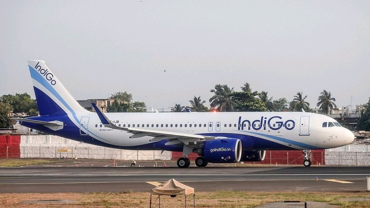 आसमान में उड़ते 224 यात्रियों से भरे IndiGo फ्लाइट का इंजन फेल, चेन्नई में इमरजेंसी लैंडिंग, एयरपोर्ट पर हड़कंप