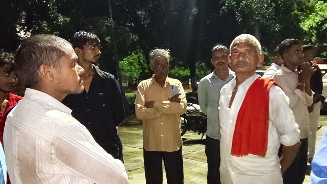 कन्नौज में दर्दनाक हादसा, कार की टक्कर से बाइक सवार कोटेदार घायल, पत्नी की मौत