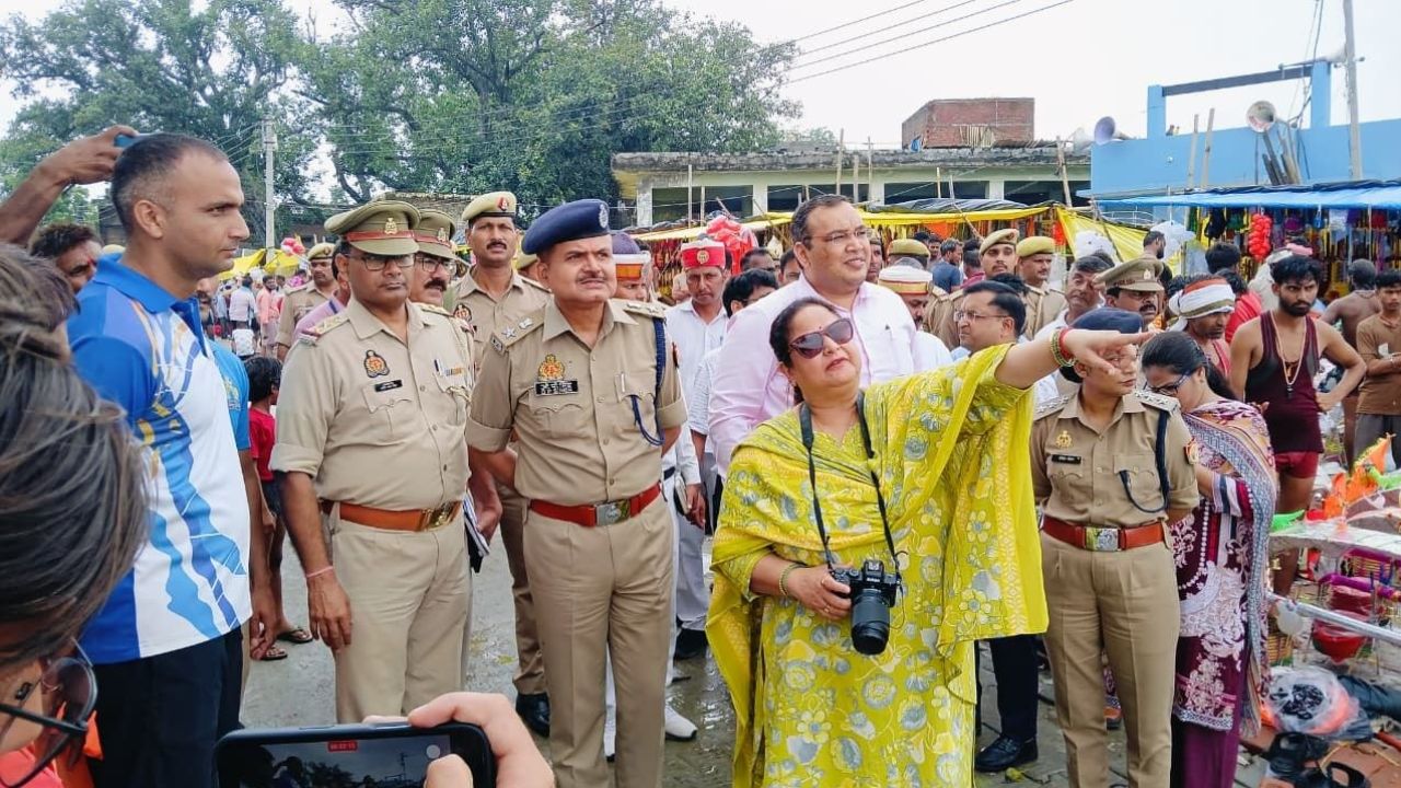 श्रद्धालुओं की सुरक्षा से कोई समझौता नहीं… मंडल आयुक्त संगीता सिंह ने लहरा गंगा घाट का किया निरीक्षण, अहम निर्देश