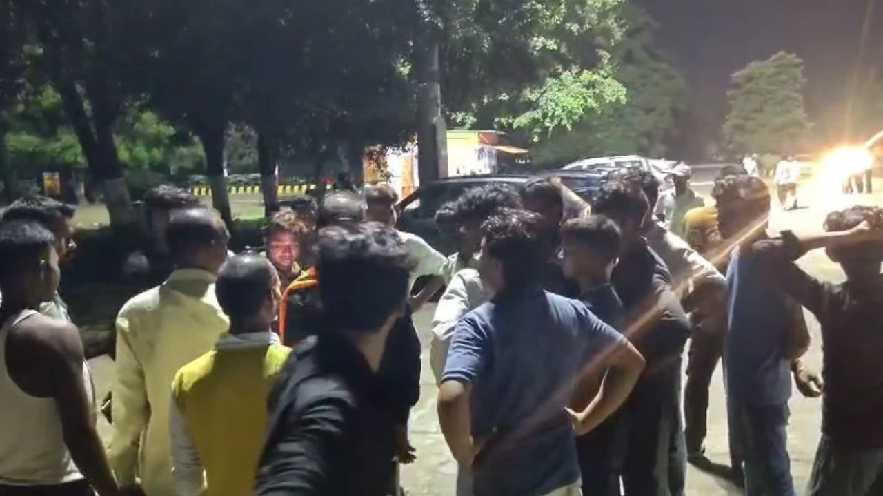 कन्नौज में देर रात दर्दनाक हादसा, दो बाइकों की आमने-सामने टक्कर, एक परिवार पर टूटा दुखों का पहाड़