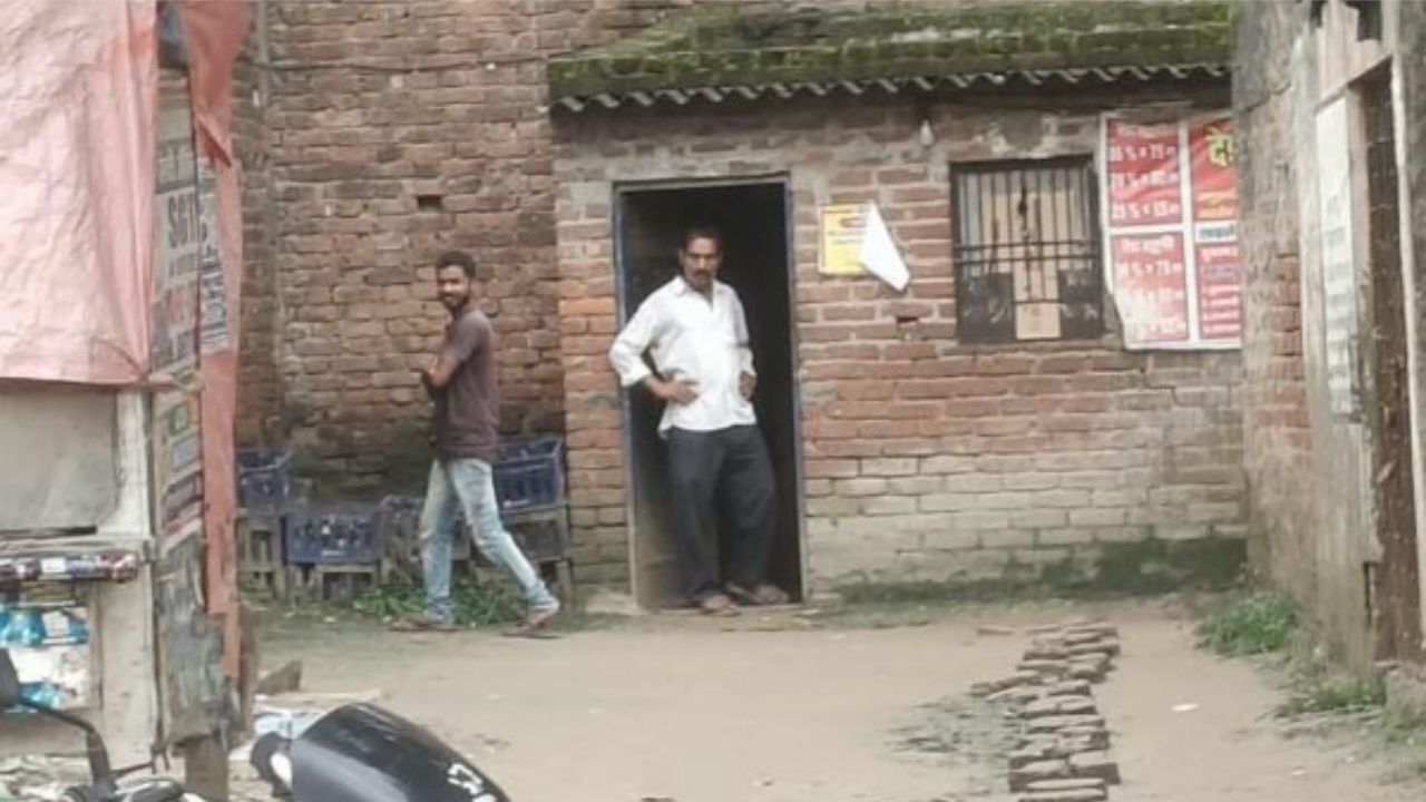 “सुबह 8:49 बजे ही बिकने लगी शराब!” बागापार की दुकान पर उठे सवाल, अब आबकारी विभाग की जांच पर टिकी नजर
