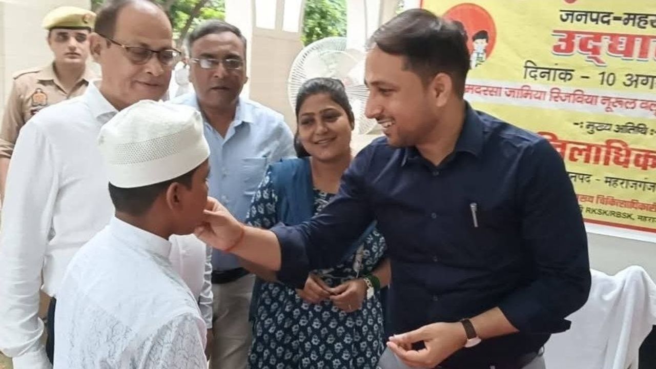 महराजगंज में बच्चों को कृमि संक्रमण से बचाने का बड़ा अभियान शुरू, DM-SP ने किया शुभारंभ; पौधरोपण से दिया दोहरा संदेश