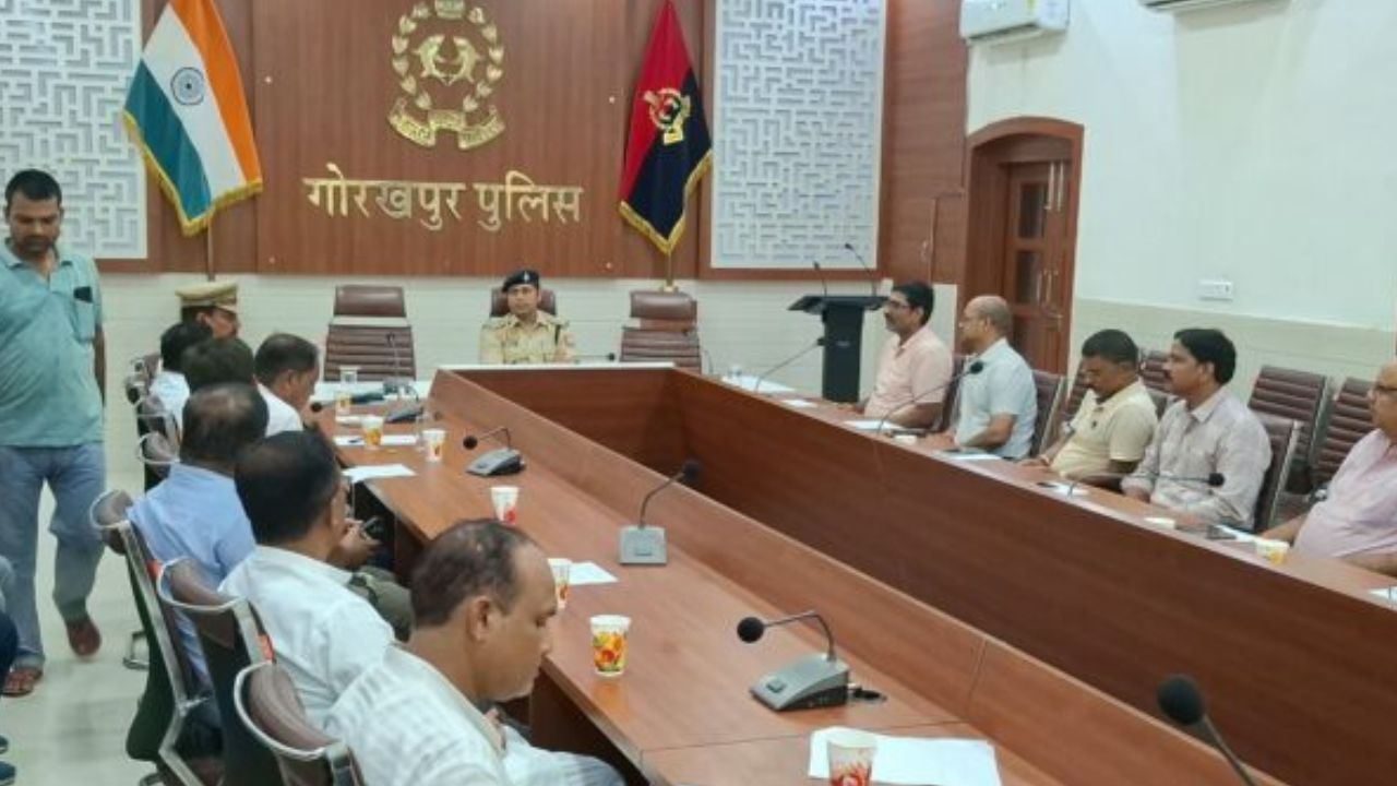 श्रावण में गोरखपुर की सड़कों पर रहेगी कड़ी निगरानी, पुलिस ने ट्रांसपोर्टरों के साथ बनाया खास प्लान