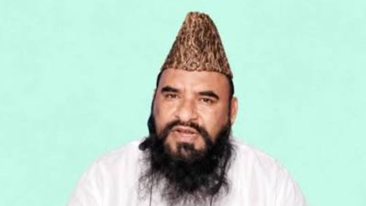 कांवड़ियों पर आपत्तिजनक बयान देने वाले मौलाना साजिद रशीदी पर FIR दर्ज, जानें शिवभक्तों के लिए क्या बोला?