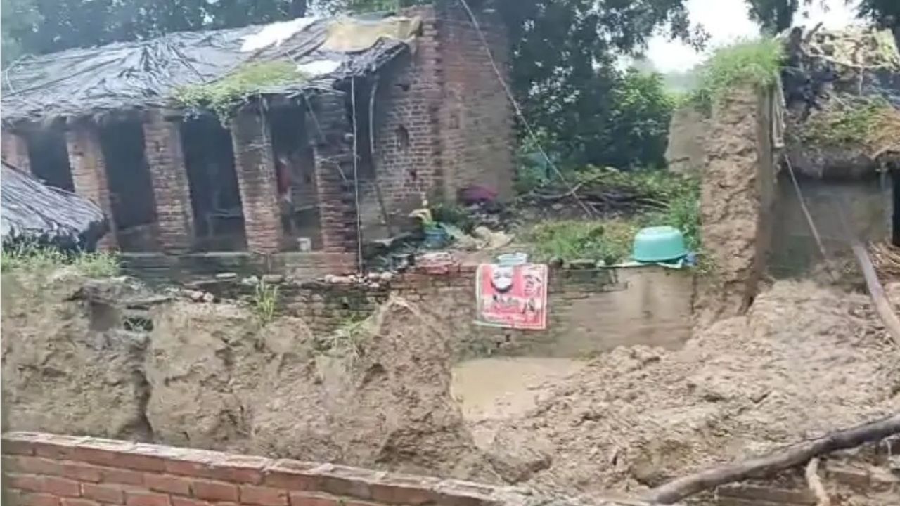 ‘भगवान मेरी बच्ची को बचा लो’ मलबे से निकलते ही लहूलुहान मां का रो-रोकर बुरा हाल, सीतापुर में बारिश ने मचाया कहर