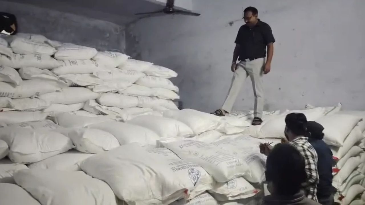 चीनी का स्टॉक इतना ही रखना होगा! बढ़ते दामों के बीच गोदामों पर छापेमारी से मचा हड़कंप