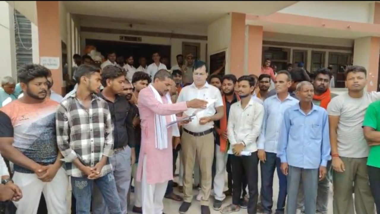 महराजगंज में तहसील व्यवस्था पर बड़ा सवाल, निजी हाथों में सरकारी काम और दस्तावेज सौंपने का आरोप
