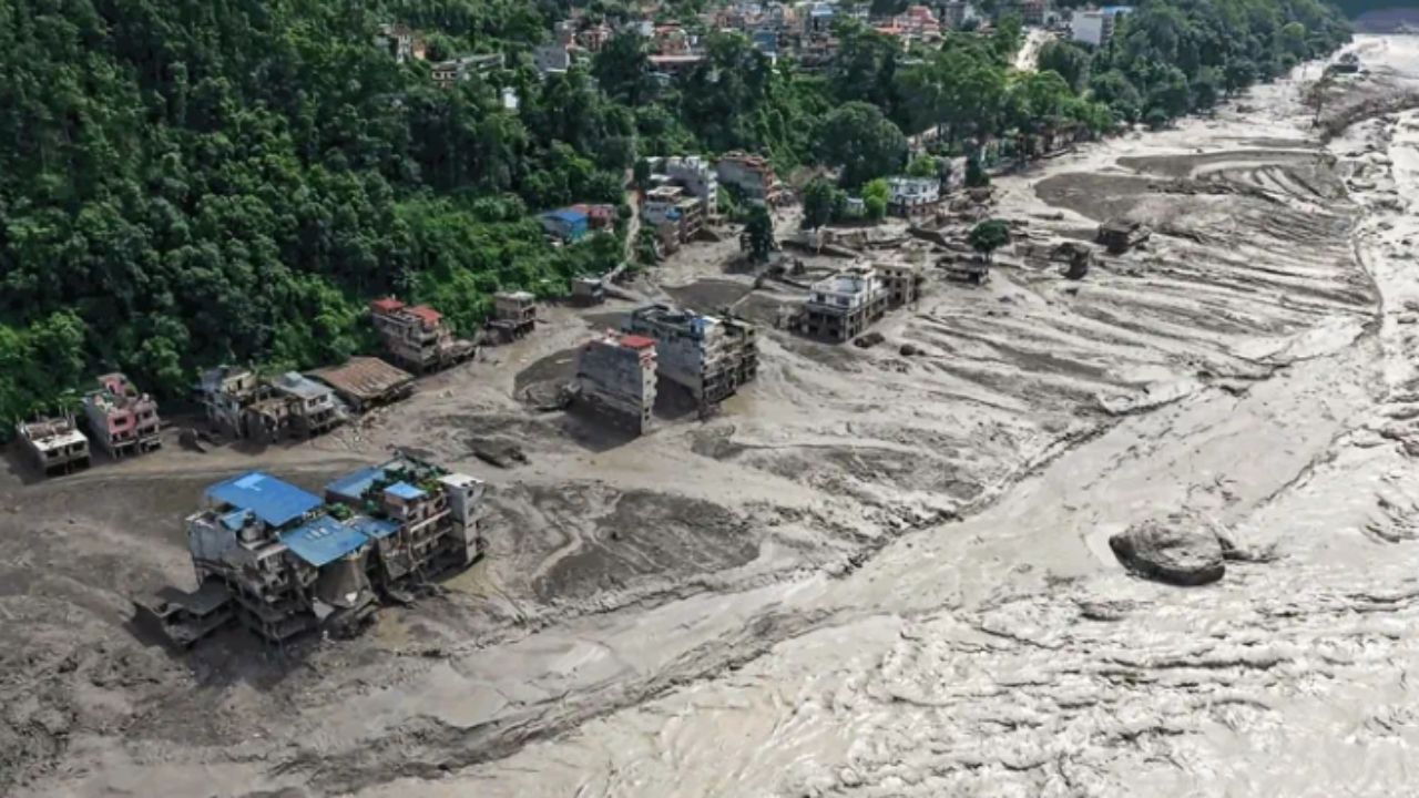 Nepal Flood: नेपाल में तबाही का दिलदहलाने वाला मंजर, मौतों का आंकड़ा करीब 157 पहुंचा, 750 लापता