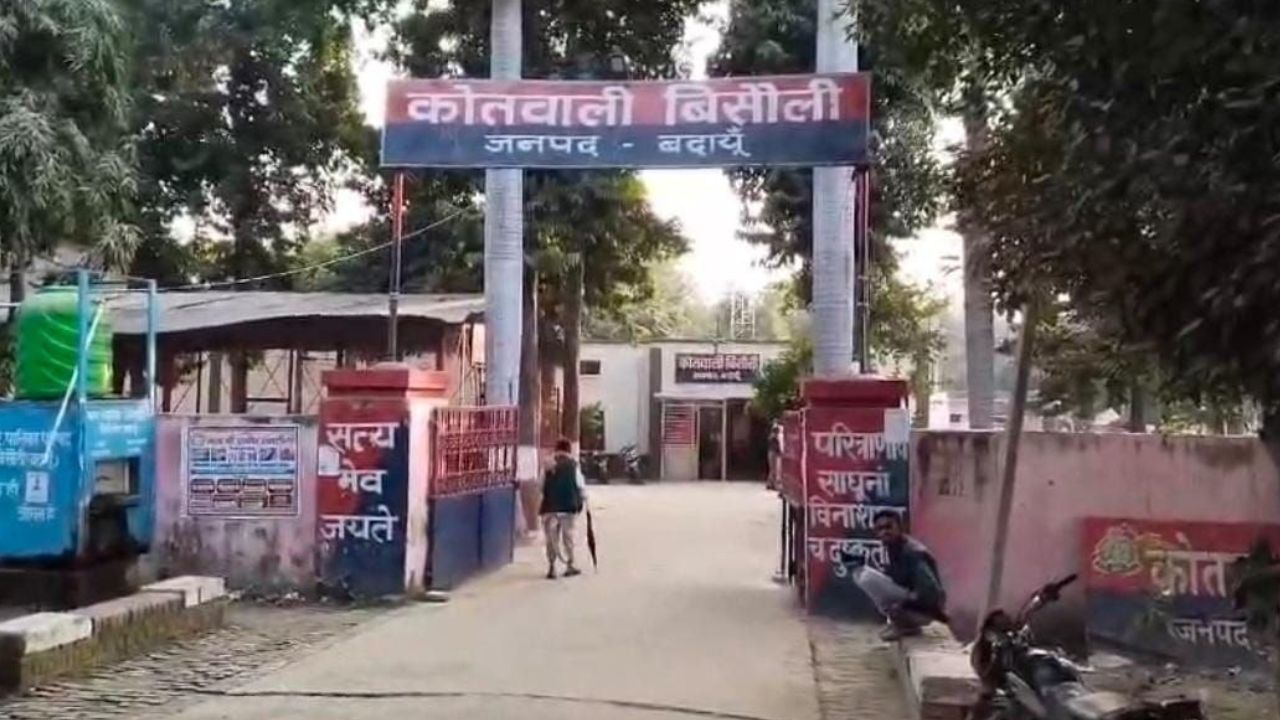 चंदा नहीं दिया तो घर में घुसकर की दबंगई, विधवा की बेटियों से मारपीट, पुलिस पर भी लगे गंभीर आरोप