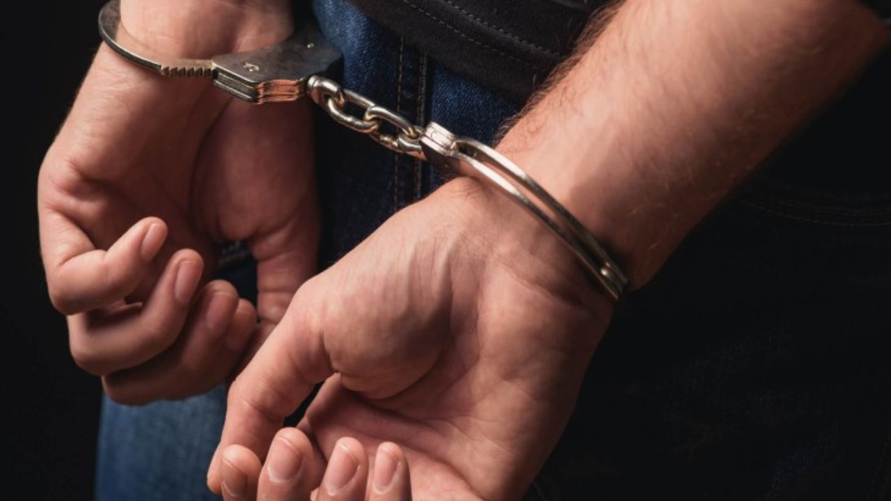 Prayagraj: जिस रिश्ते पर था भरोसा उसी ने लगाया दाग, पुलिस आयी एक्शन में