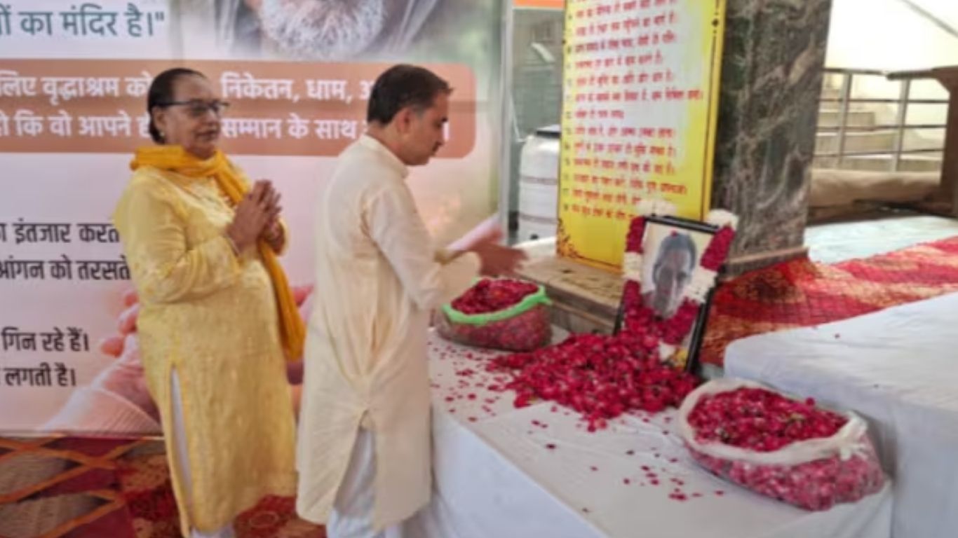 ऐसी औलाद दुश्मन को भी ना दें: जिस पिता ने उंगली पकड़कर चलना सिखाया, उनकी तेरहवीं में भी नहीं आईं बेटियां, गैरों ने निभाईं रस्में