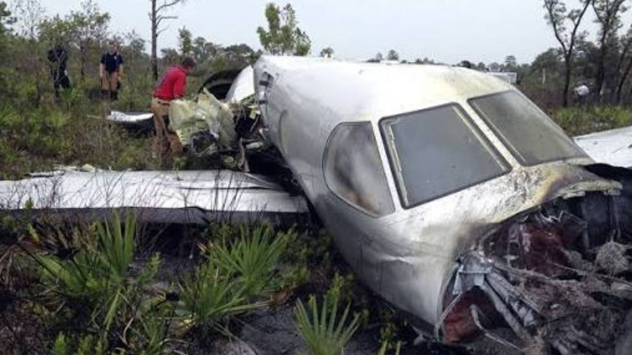 UK Accident: वेल्स में विमान हादसे में भारतीय पति-पत्नी की मौत, पति थे पायलट, कई दिन बाद हुई पहचान