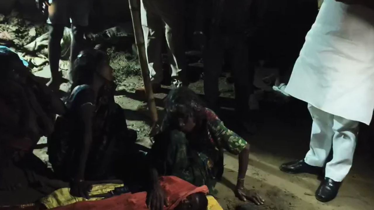 एक झटके में उजड़ गईं खुशियां! चंदौली में मिट्टी के मलबे के नीचे दबा 2 साल का मासूम