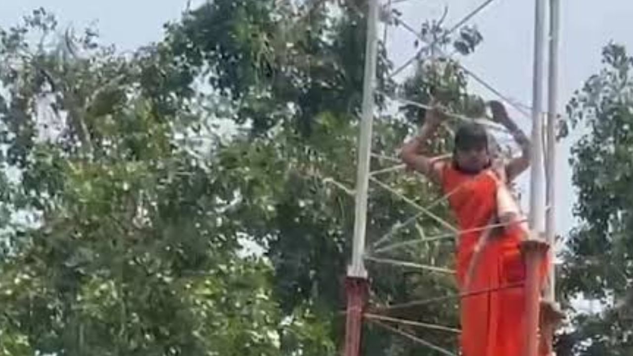 धर्मेद्र की घरवाली चढ़ी मोबाइल टावर पर, पुलिस वाले साहब का नहीं पसीजा दिल; जानिए पीलीभीत का ये बड़ा मामला