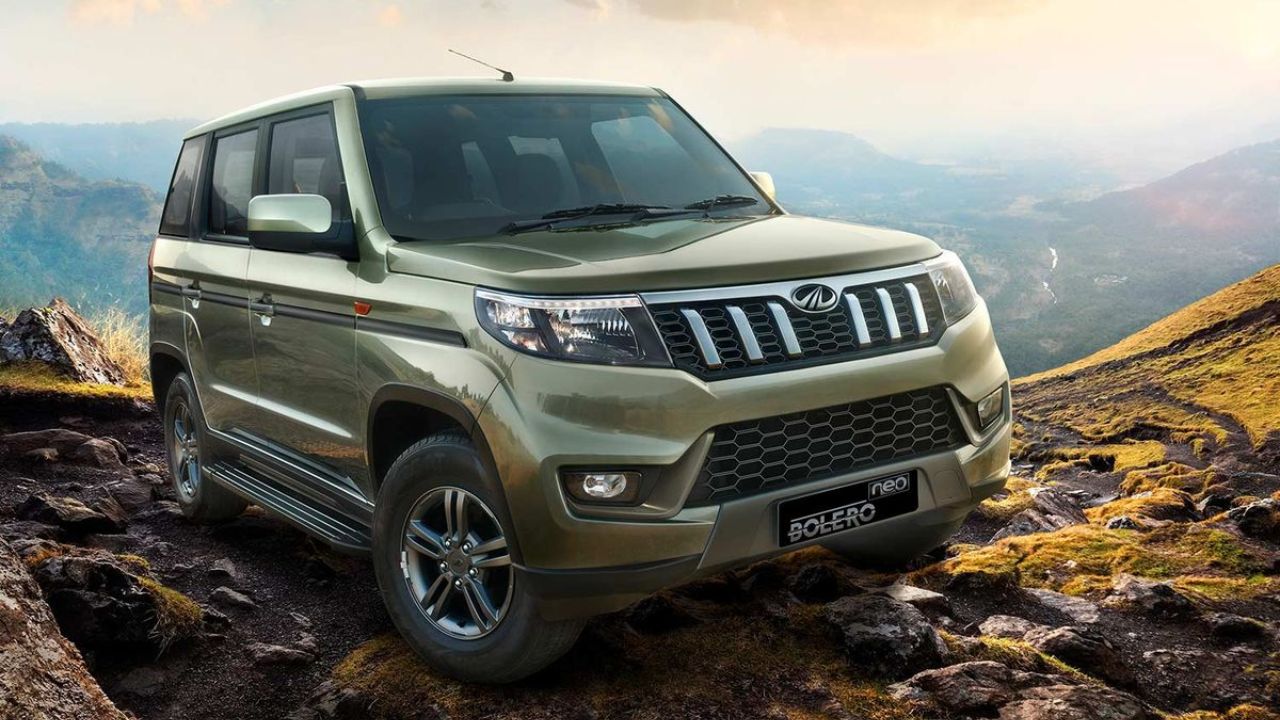 दूसरा बेहतरीन और मॉडर्न विकल्प महिंद्रा बोलेरो नियो (Mahindra Bolero Neo) है। अगर आप पुरानी बोलेरो से थोड़ा स्टाइलिश और आधुनिक लुक चाहते हैं, तो यह कार आपके लिए परफेक्ट है। इसमें आपको 7-सीटर लेआउट के साथ प्रीमियम इंटीरियर और कई लेटेस्ट फीचर्स मिलते हैं। इसकी मजबूत बॉडी और किफायती कीमत इसे एक प्रैक्टिकल फैमिली कार बनाती है। (Img- Pinterest)