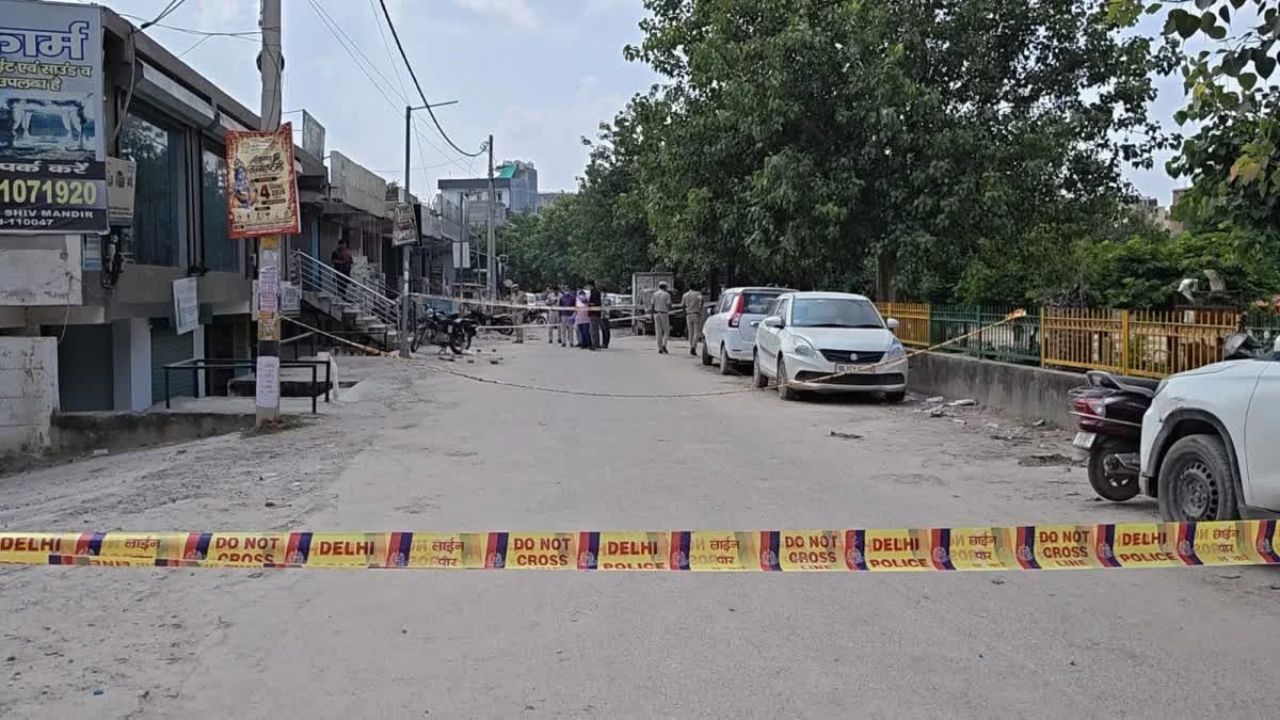 दिल्ली का आया नगर गूंजा गोलियों की तड़तड़ाहट से, 20 राउंड फायरिंग कर जिम ट्रे्नर को भूना