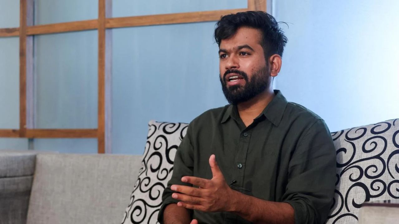 MPSC पेपर लीक विवाद: छात्रों के आंदोलन में शामिल होंगे अभिजीत दीपके, अब इसके इस्तीफे की मांग तेज