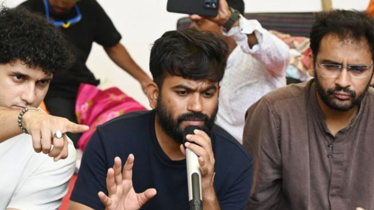 DUSU Election: छात्र राजनीति में धनबल और विचारधारा की बहस तेज, अभिजीत दीपके ने चुनाव व्यवस्था पर उठाए सवाल