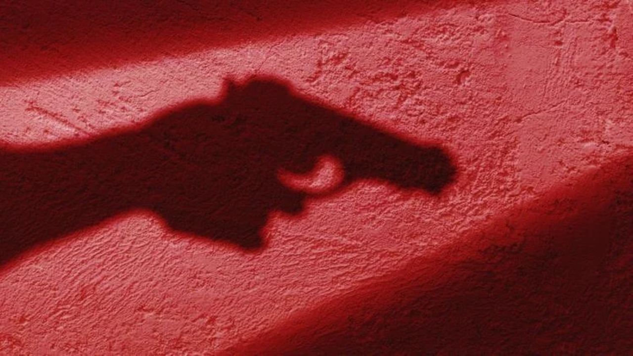 बेखौफ बदमाशों का तांडव:  पुलिस चौकी से 50 कदम दूर गोलियों की तड़तड़ाहट, सुबह सब्जी लेने निकले Zomato डिलीवरी बॉय का कत्ल