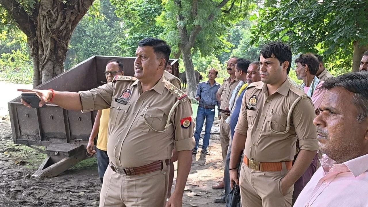 Auraiya News: 2 दिन से लापता वृद्ध का गांव के ही तालाब में उतराता मिला शव, जांच में जुटी औरैया पुलिस