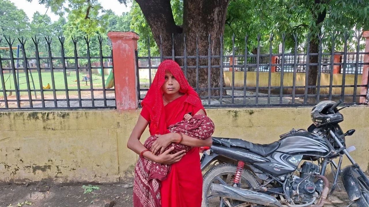 मैनपुरी में बच्चों के विवाद पर घर में घुसकर महिला और बच्चे से मारपीट, थाने में सुनवाई न होने पर एसपी से शिकायत