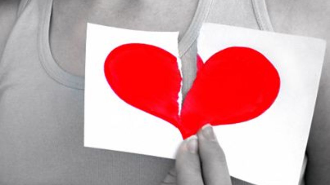 Breakup के दर्द से उबरना नहीं हो रहा आसान? ये 5 आसान तरीके दिलाएंगे मानसिक सुकून