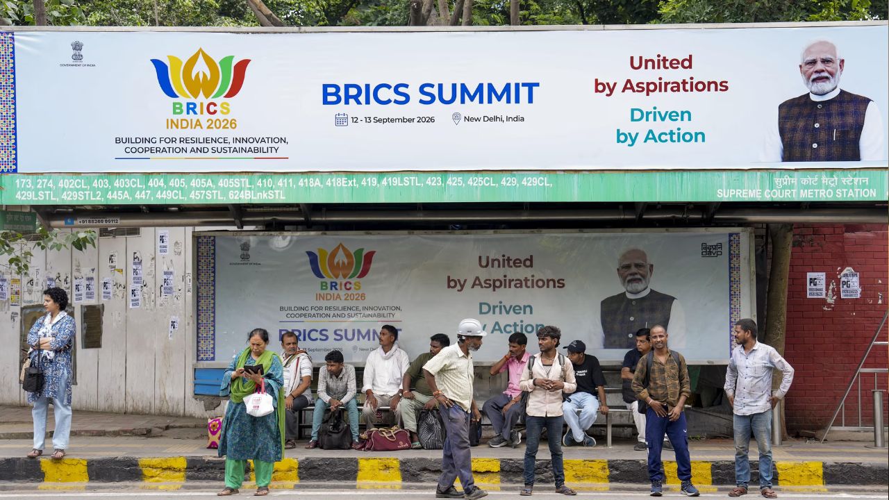 BRICS Summit 2026: दिल्ली में 35 सड़कें प्रभावित, 22 जगह डायवर्जन; एयरपोर्ट-स्टेशन जाने वालों के लिए एडवाइजरी